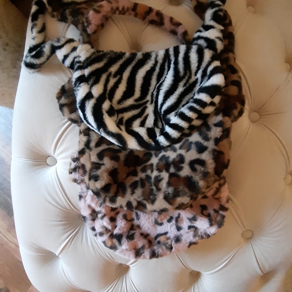 NWOT PINK LEOPARD FAUX FUR CROSSBODY - Picture 4 of 4